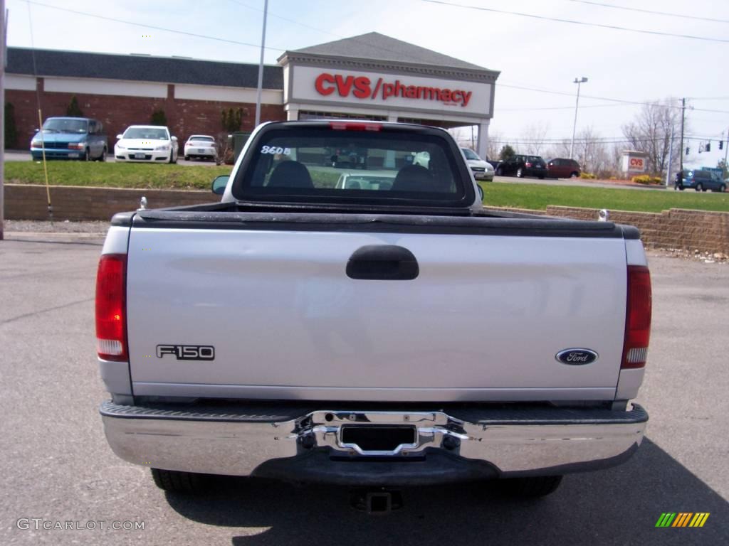 2003 F150 XL Regular Cab 4x4 - Silver Metallic / Dark Graphite Grey photo #10