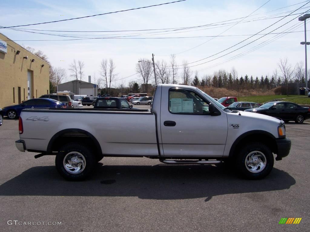 2003 F150 XL Regular Cab 4x4 - Silver Metallic / Dark Graphite Grey photo #12