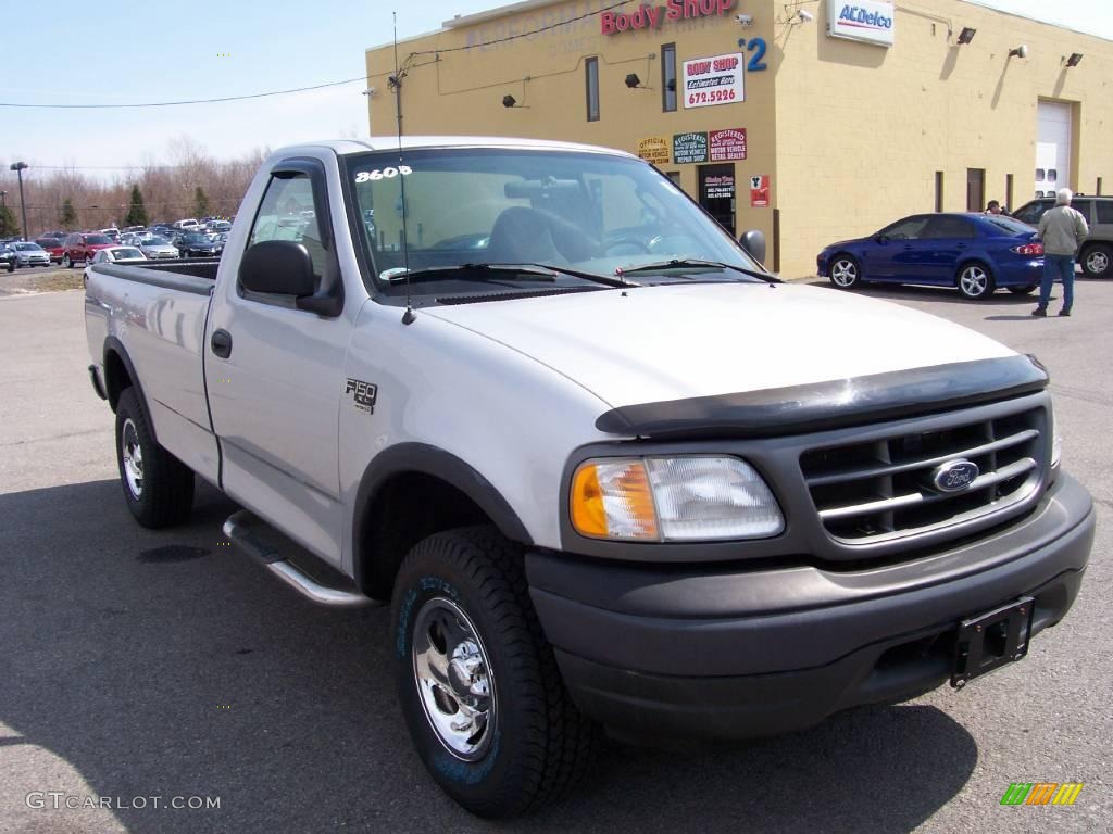 2003 F150 XL Regular Cab 4x4 - Silver Metallic / Dark Graphite Grey photo #13