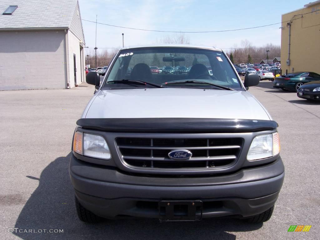 2003 F150 XL Regular Cab 4x4 - Silver Metallic / Dark Graphite Grey photo #14