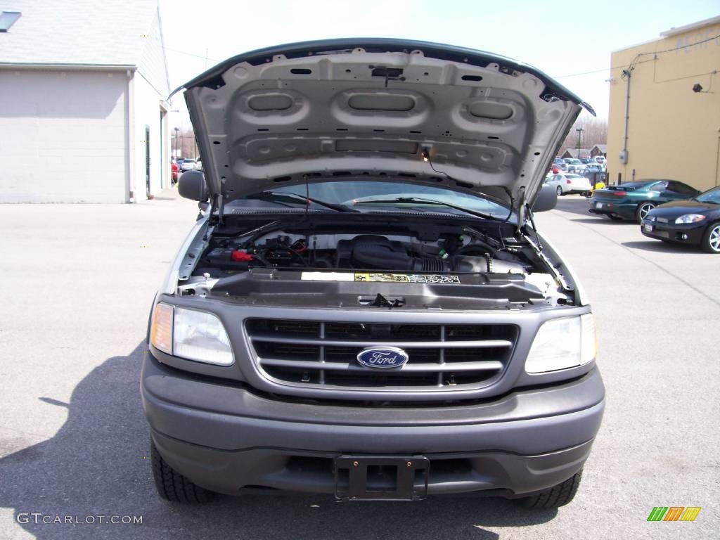 2003 F150 XL Regular Cab 4x4 - Silver Metallic / Dark Graphite Grey photo #15
