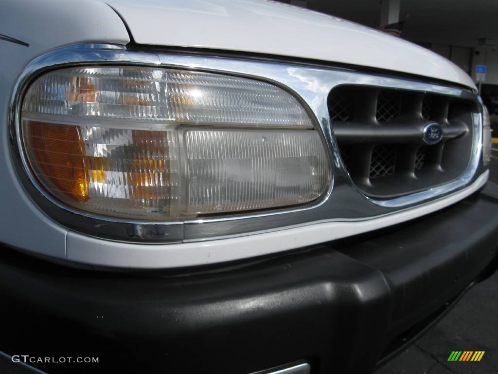 1999 Explorer XLT - Oxford White / Medium Graphite Grey photo #3