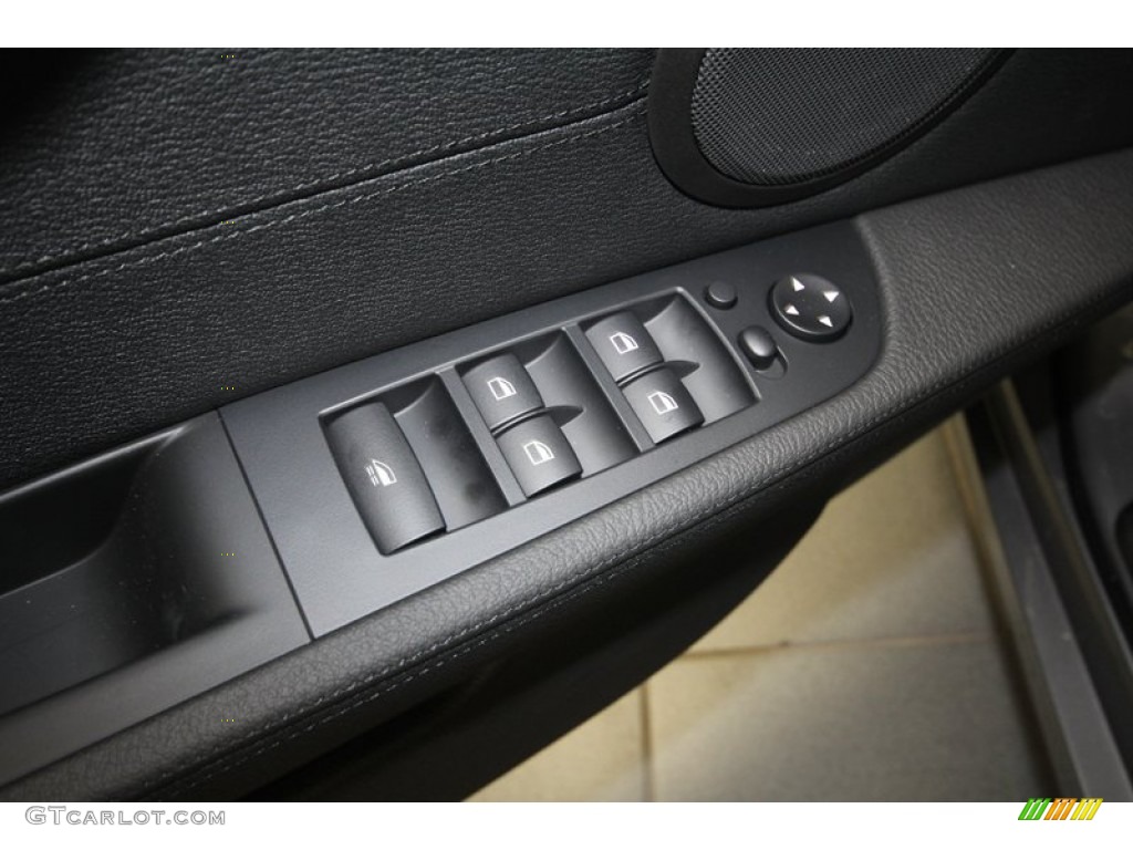 2013 BMW Z4 sDrive 28i Controls Photo #71821754