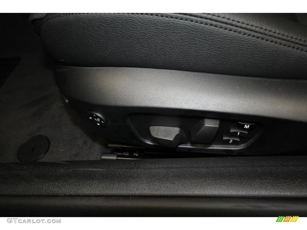 2013 BMW Z4 sDrive 28i Controls Photo #71821775