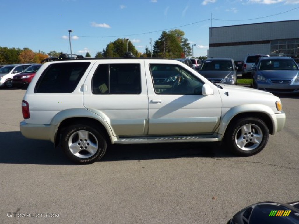 2001 QX4 4x4 - Dover White / Stone Beige photo #8