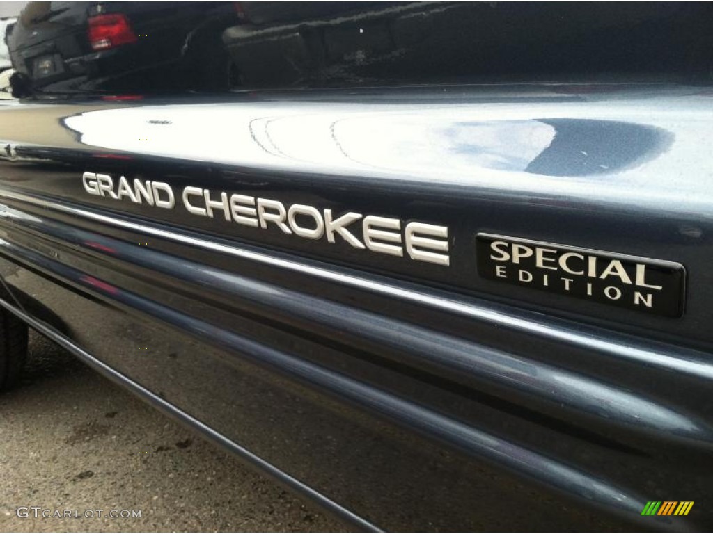 2004 Jeep Grand Cherokee Special Edition 4x4 Marks and Logos Photos
