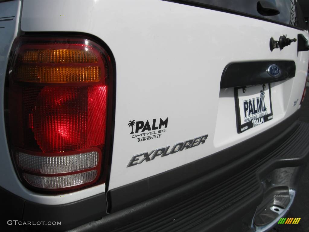 1999 Explorer XLT - Oxford White / Medium Graphite Grey photo #7