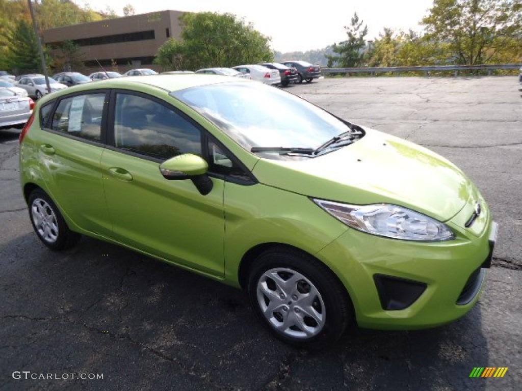 2013 Fiesta SE Hatchback - Lime Squeeze / Charcoal Black photo #1