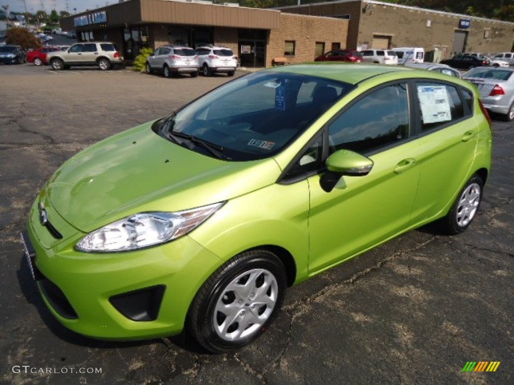 2013 Fiesta SE Hatchback - Lime Squeeze / Charcoal Black photo #5