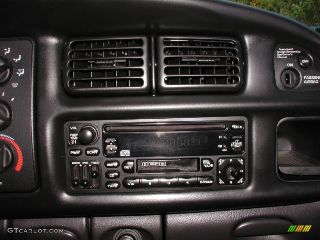 2001 Dodge Ram 2500 ST Quad Cab 4x4 Controls Photo #71826863