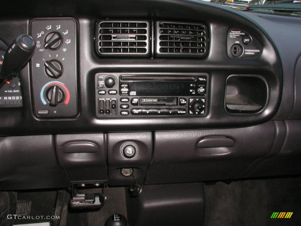 2001 Ram 2500 ST Quad Cab 4x4 - Black / Mist Gray photo #80