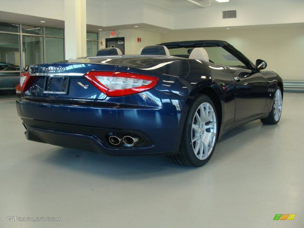 2011 GranTurismo Convertible GranCabrio - Blu Oceano (Blue Metallic) / Pearl Beige photo #13