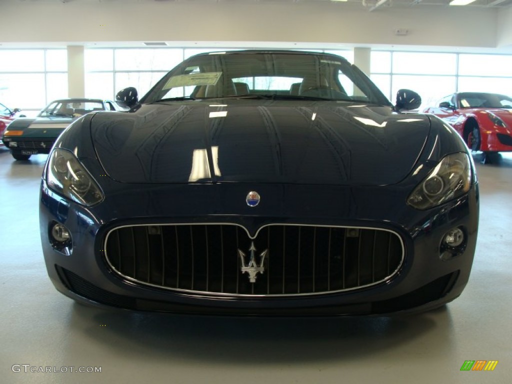 2011 GranTurismo Convertible GranCabrio - Blu Oceano (Blue Metallic) / Pearl Beige photo #35