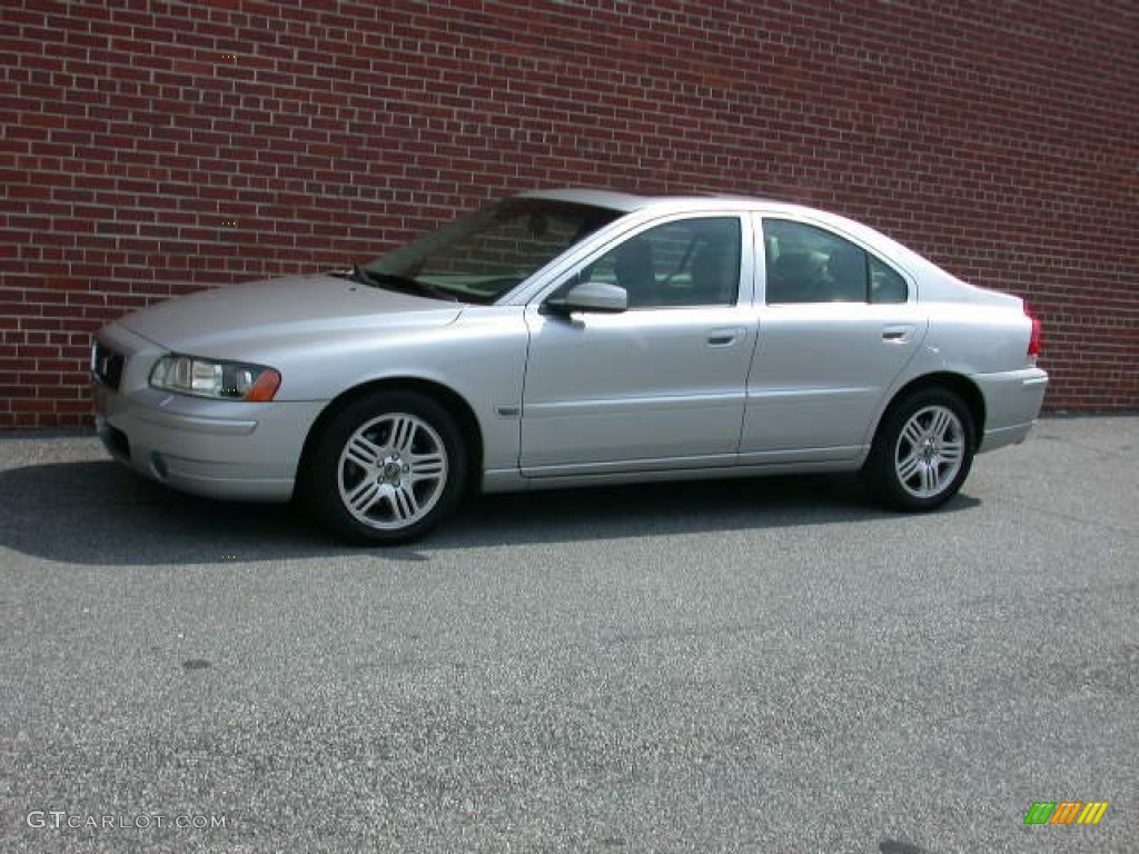 2006 S60 2.5T - Silver Metallic / Taupe/Light Taupe photo #1