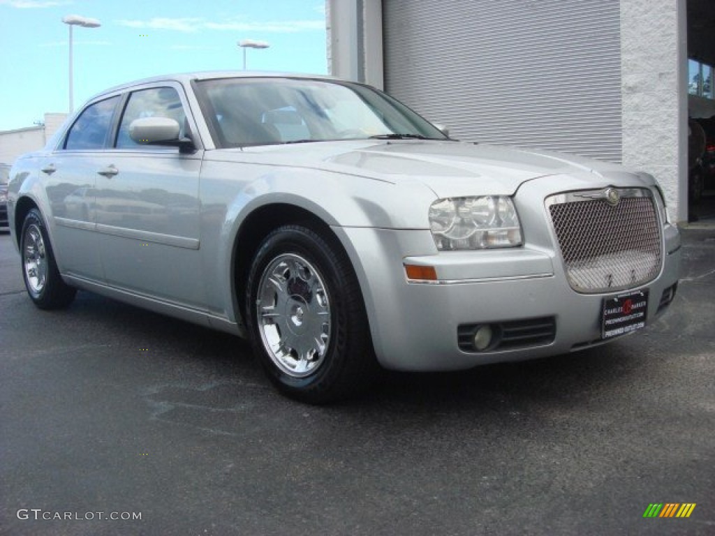 Bright Silver Metallic Chrysler 300