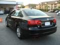 Black - Jetta SE Sedan Photo No. 4