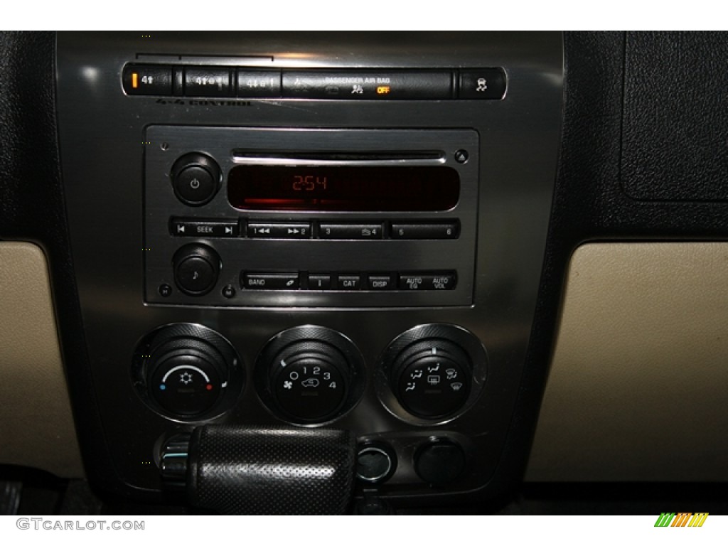 2007 Hummer H3 Standard H3 Model Controls Photo #71840127