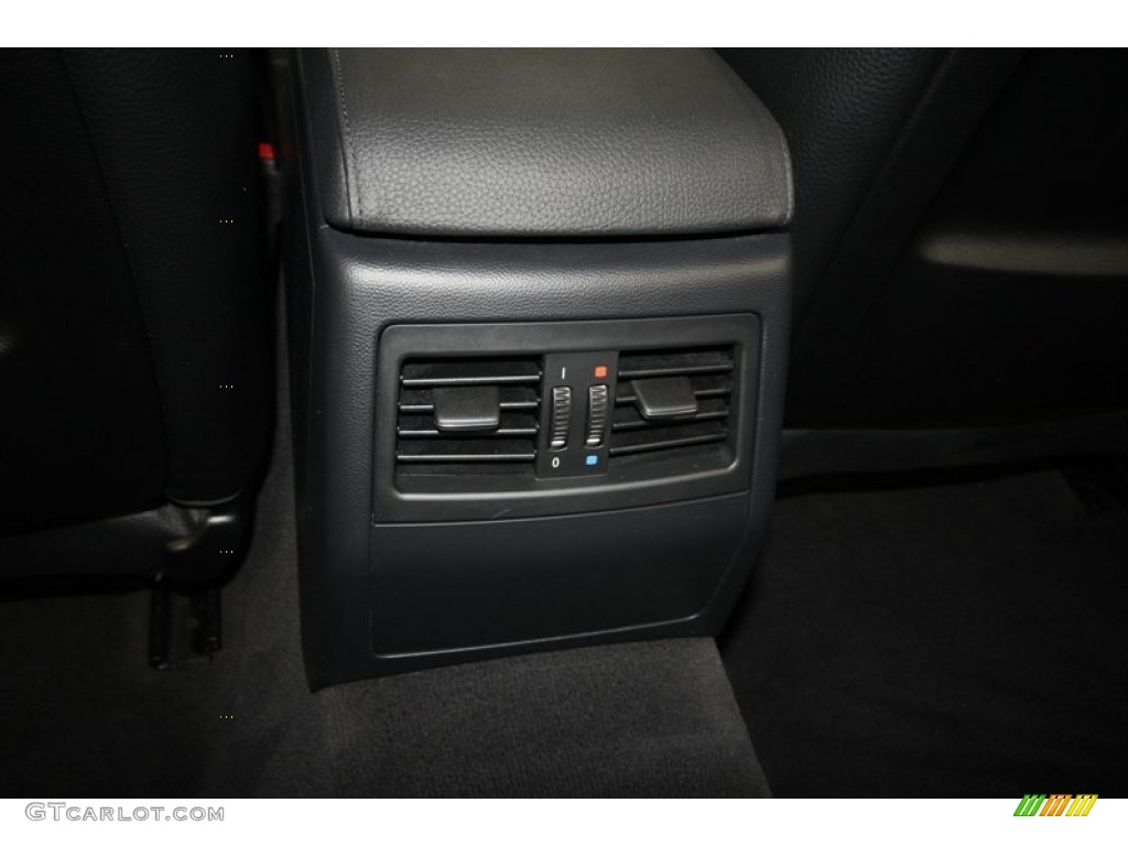 2010 3 Series 328i Sedan - Titanium Silver Metallic / Black photo #29