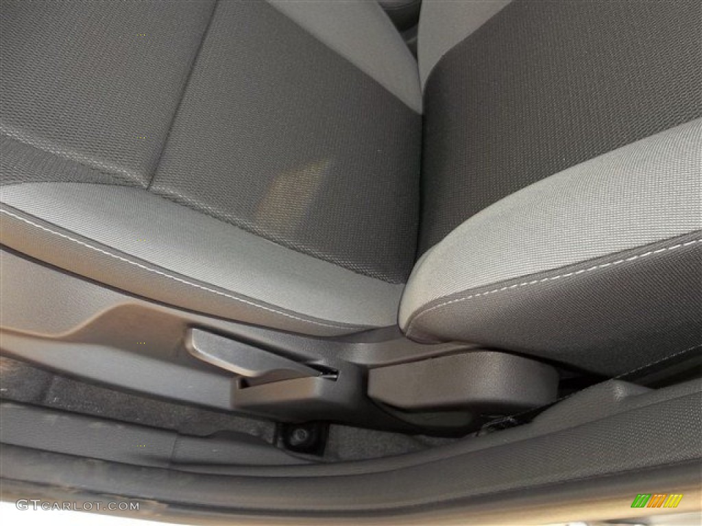 2013 Focus S Sedan - Ingot Silver / Charcoal Black photo #62