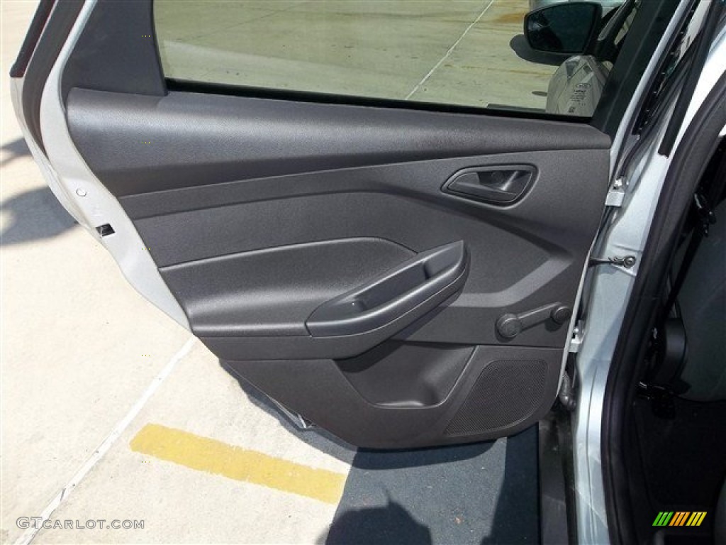 2013 Focus S Sedan - Ingot Silver / Charcoal Black photo #70