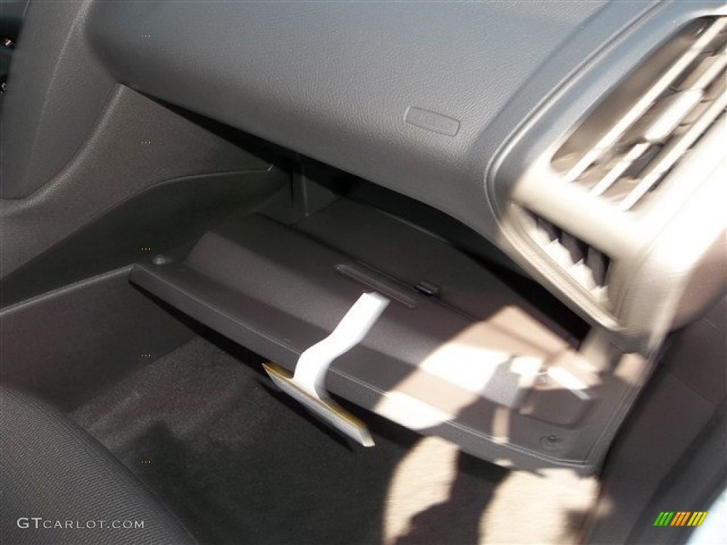 2013 Focus S Sedan - Ingot Silver / Charcoal Black photo #74