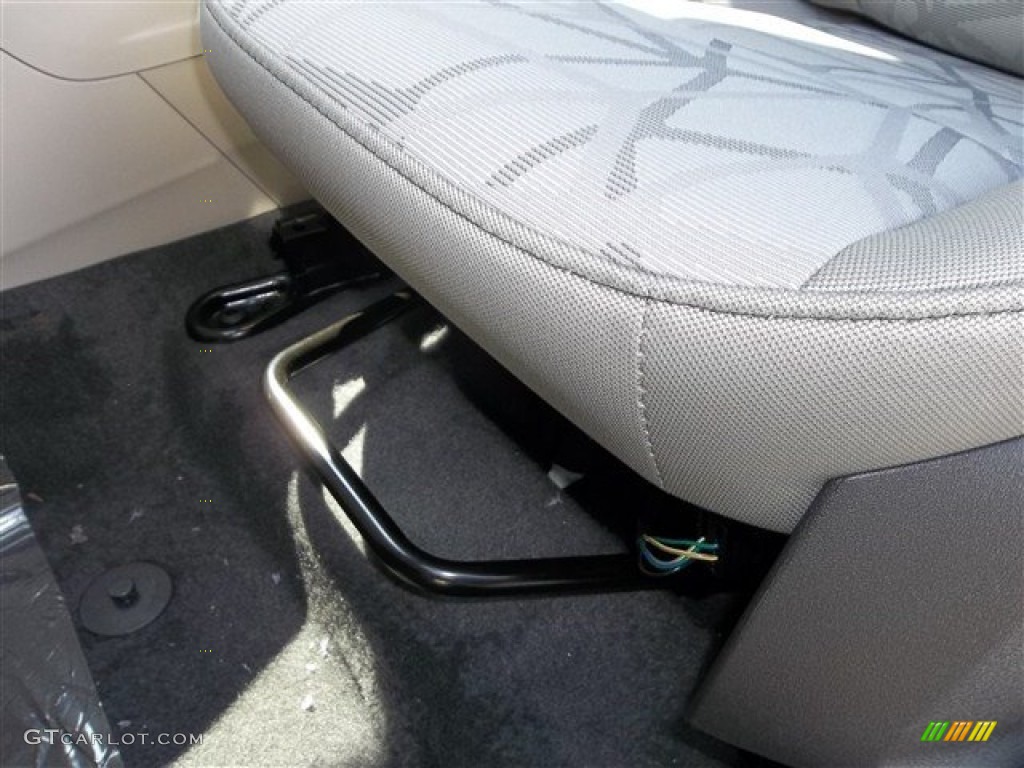 2013 Fiesta SE Sedan - Ingot Silver / Charcoal Black/Light Stone photo #20