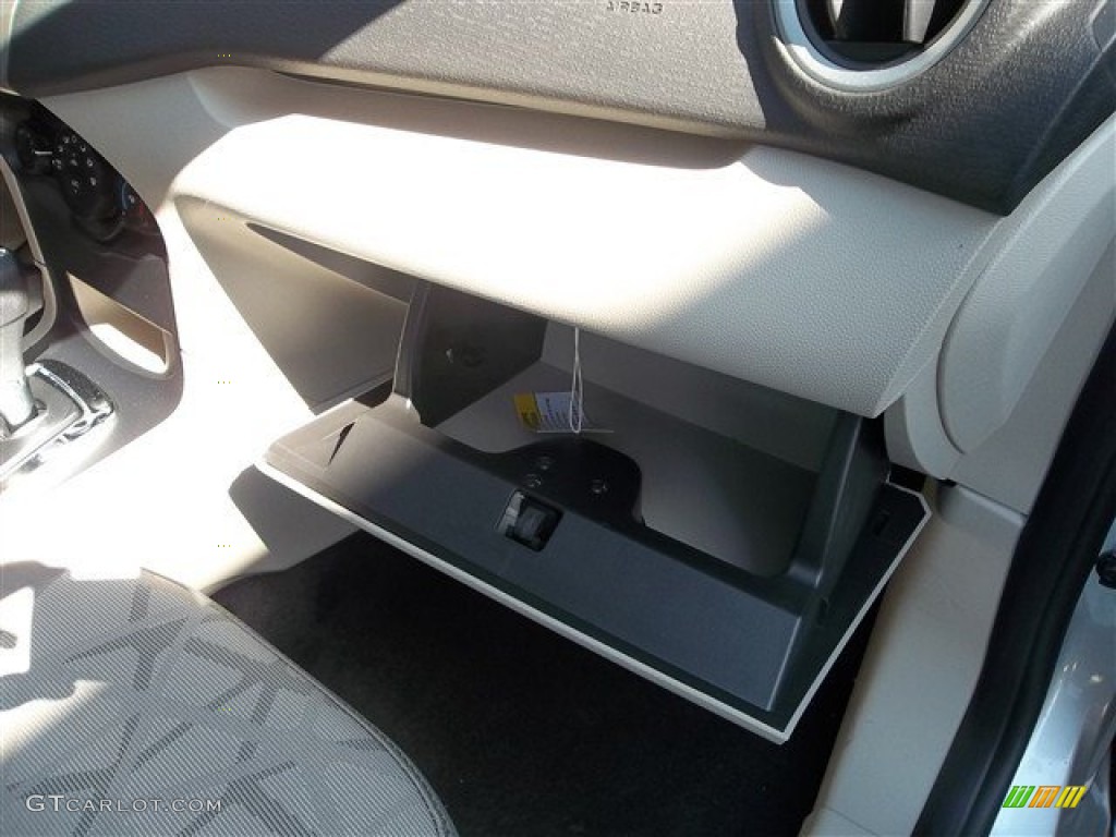 2013 Fiesta SE Sedan - Ingot Silver / Charcoal Black/Light Stone photo #33
