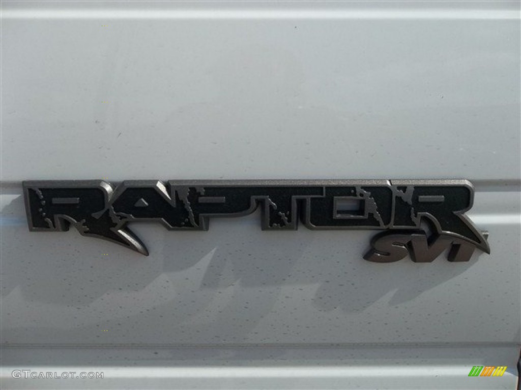 2013 F150 SVT Raptor SuperCrew 4x4 - Oxford White / Raptor Black Leather/Cloth photo #11