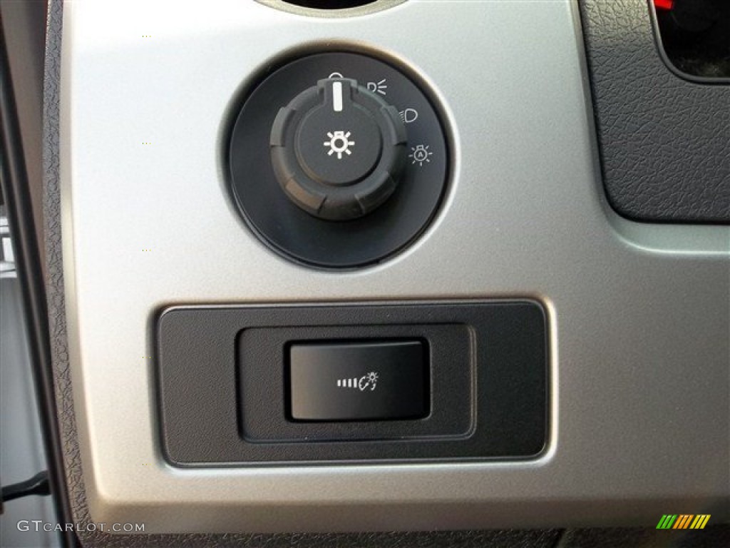 2013 Ford F150 SVT Raptor SuperCrew 4x4 Controls Photo #71851278