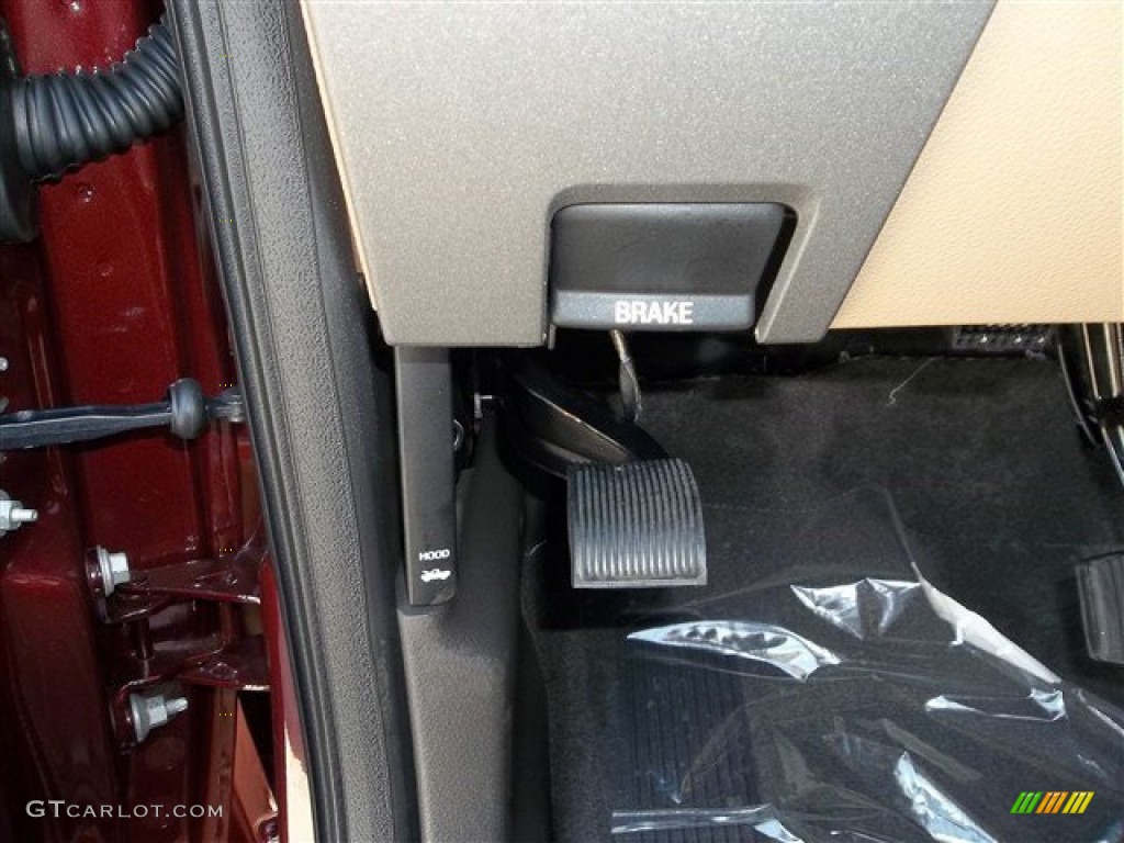 2012 F350 Super Duty Lariat Crew Cab 4x4 - Autumn Red / Adobe photo #33