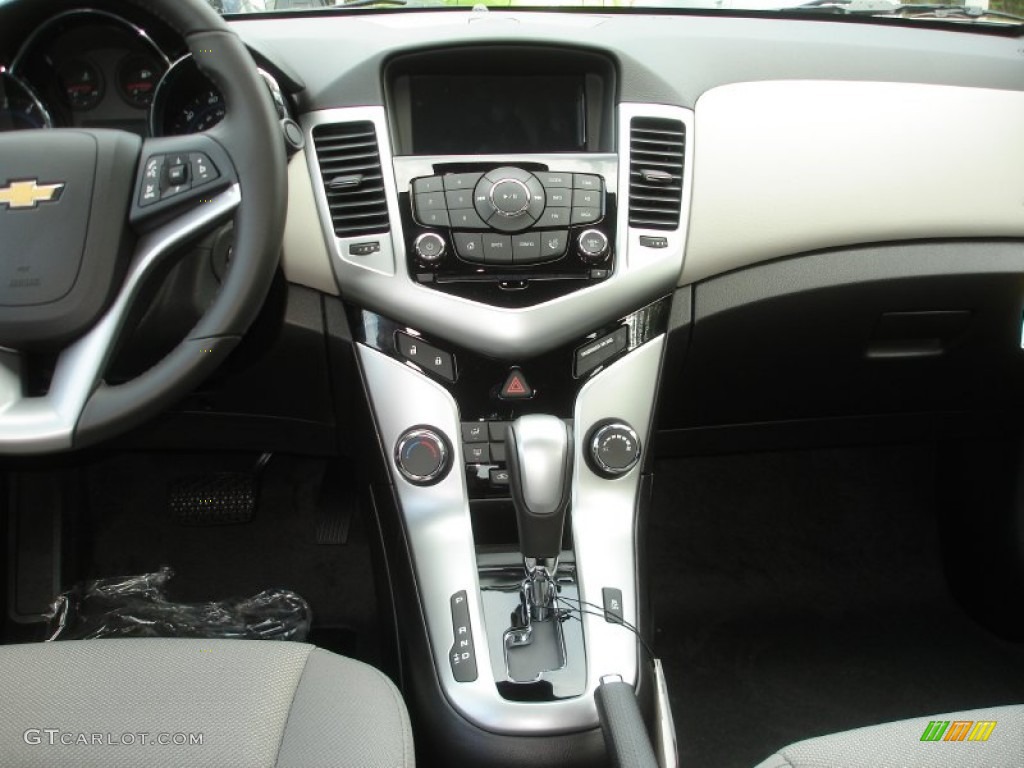 2013 Cruze LT/RS - Summit White / Medium Titanium photo #4