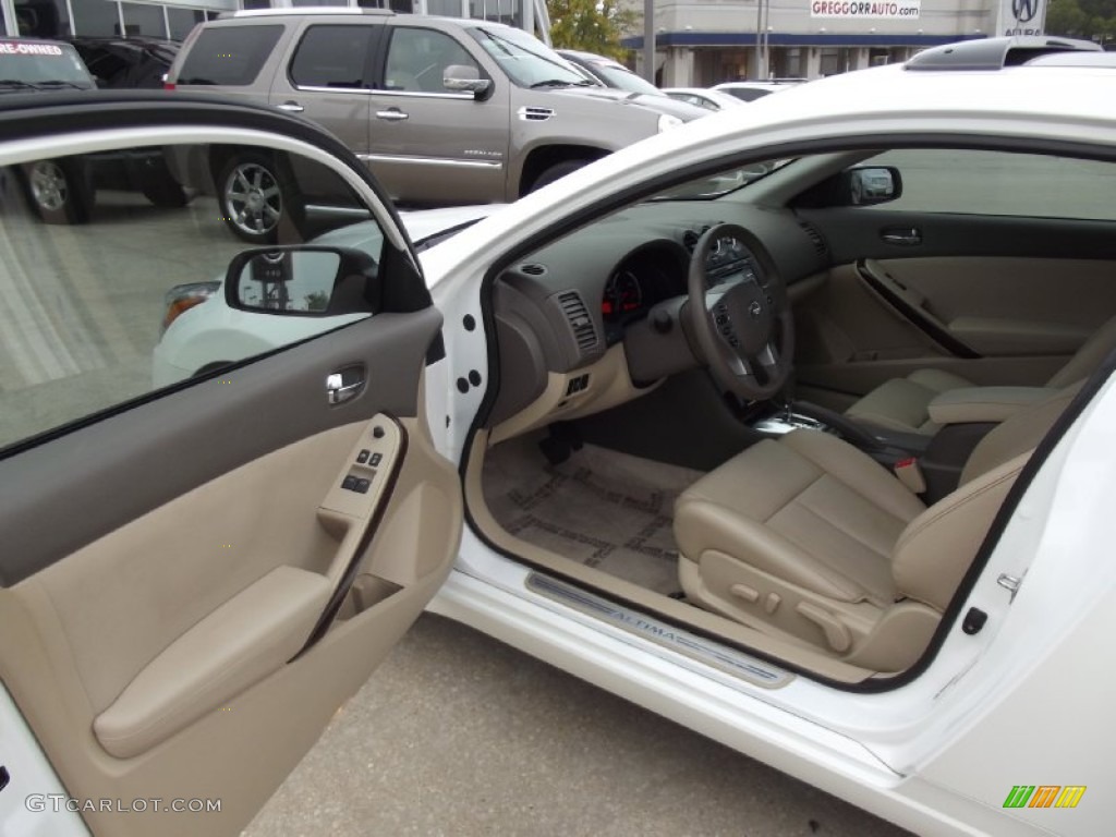 2012 Altima 3.5 SR Coupe - Winter Frost White / Blonde photo #12