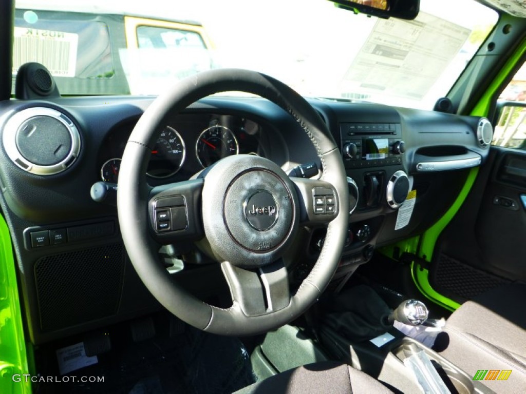 2013 Wrangler Rubicon 4x4 - Gecko Green / Black photo #14