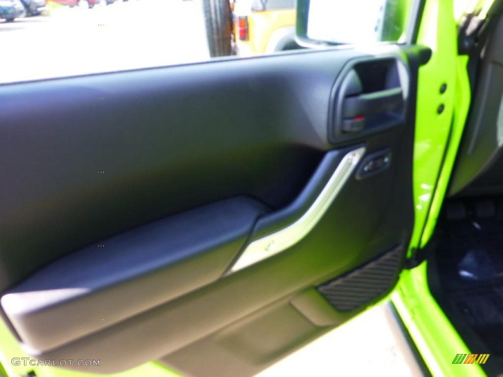 2013 Wrangler Rubicon 4x4 - Gecko Green / Black photo #15