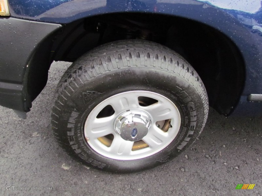 2005 Explorer XLS 4x4 - Dark Blue Pearl Metallic / Medium Parchment photo #18