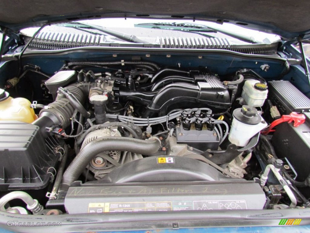 2005 Ford Explorer XLS 4x4 Engine Photos