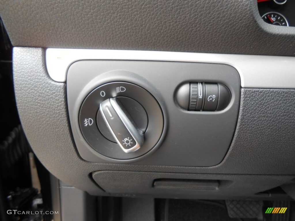 2013 Volkswagen Eos Komfort Controls Photo #71865059