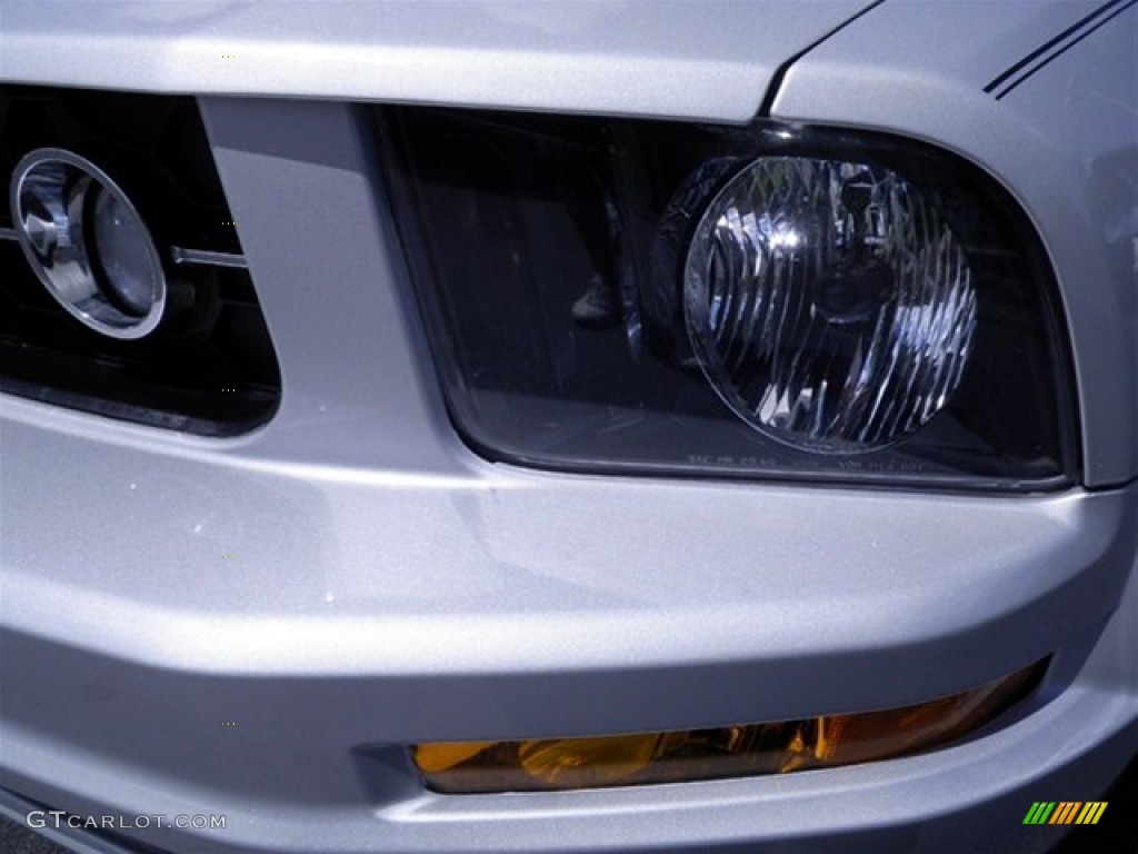2006 Mustang V6 Premium Coupe - Satin Silver Metallic / Dark Charcoal photo #7
