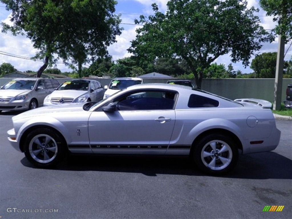 2006 Mustang V6 Premium Coupe - Satin Silver Metallic / Dark Charcoal photo #10