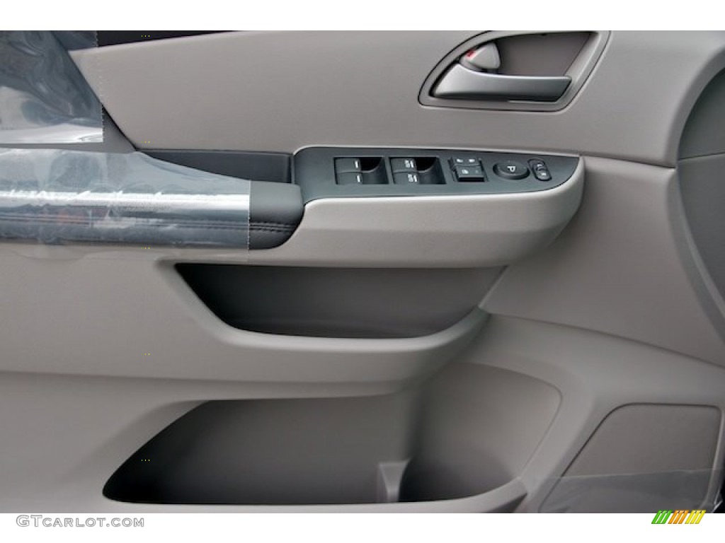 2013 Honda Odyssey EX-L Controls Photo #71872425