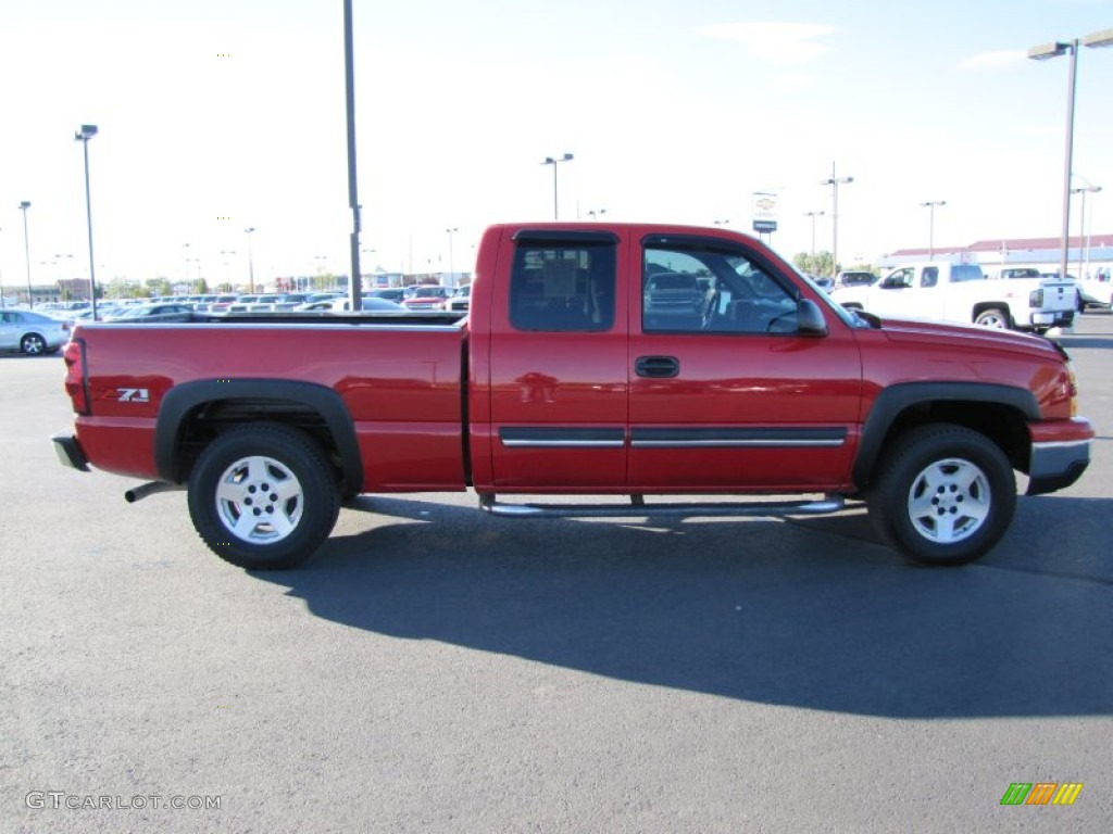 2007 Silverado 1500 Classic Z71 Extended Cab 4x4 - Victory Red / Dark Charcoal photo #6