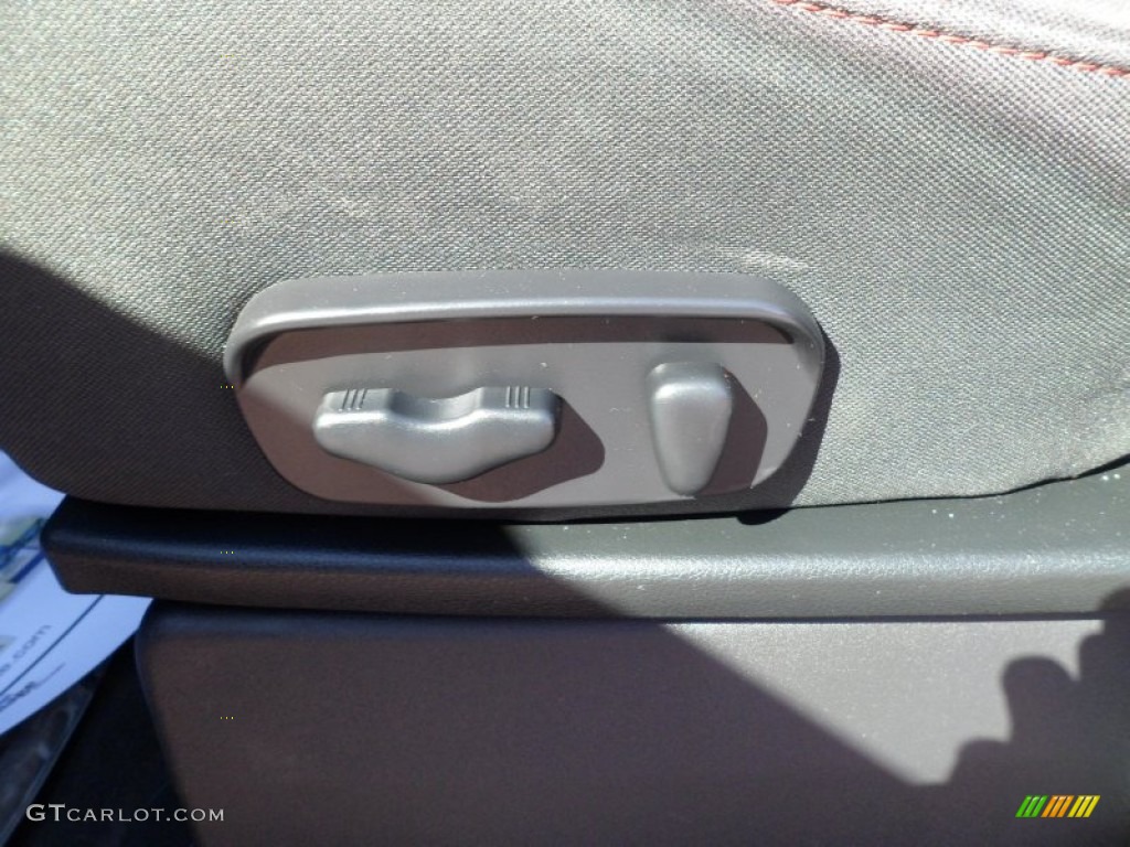 2009 Titan SE Crew Cab 4x4 - Red Alert / Pro-4X Charcoal photo #29