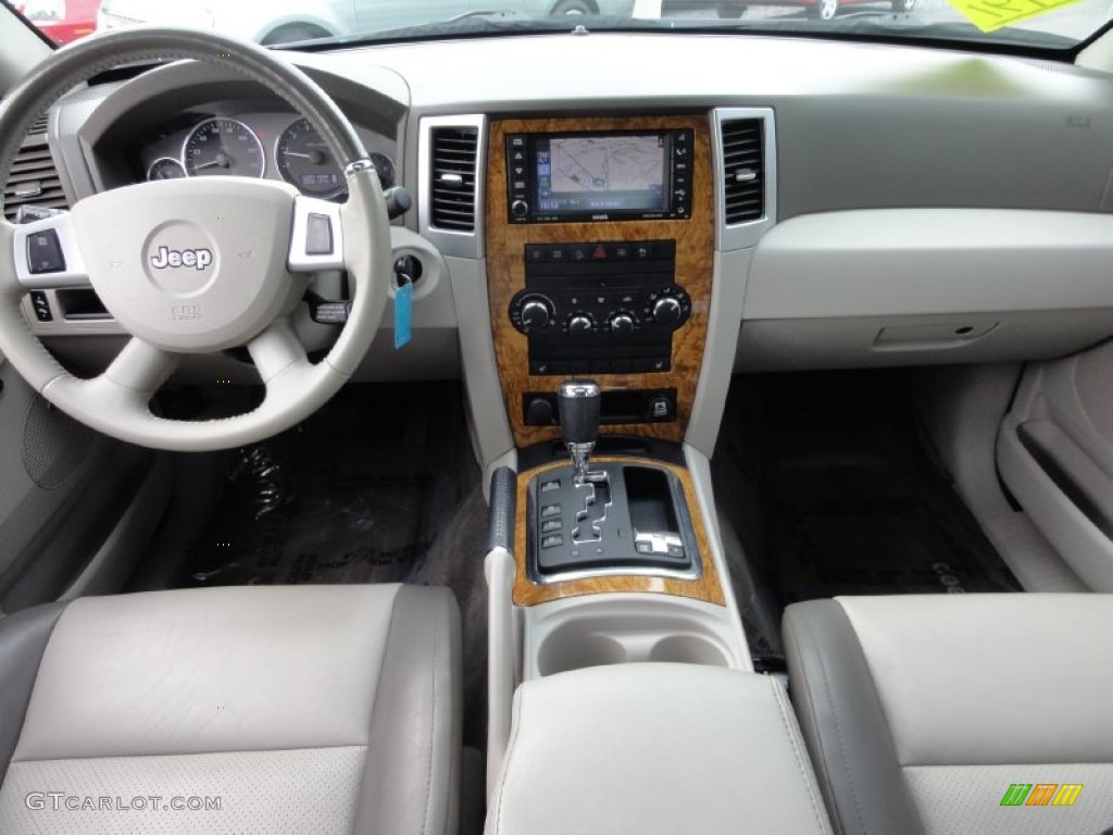 2008 Grand Cherokee Limited 4x4 - Red Rock Crystal Pearl / Dark Khaki/Light Graystone photo #21