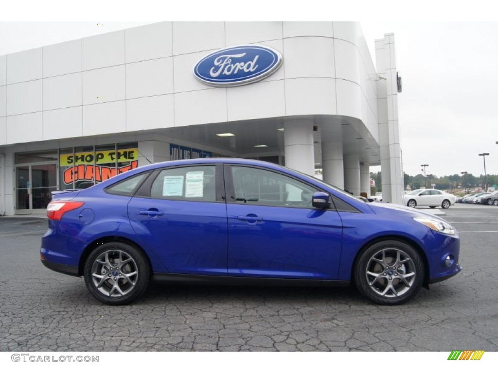 Performance Blue 2013 Ford Focus SE Sedan Exterior Photo #71882445