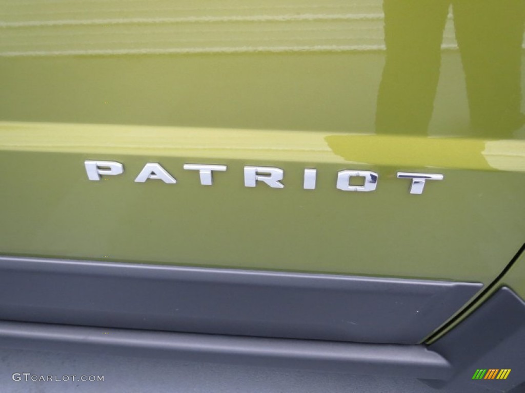 2012 Patriot Sport 4x4 - Rescue Green Metallic / Dark Slate Gray photo #14
