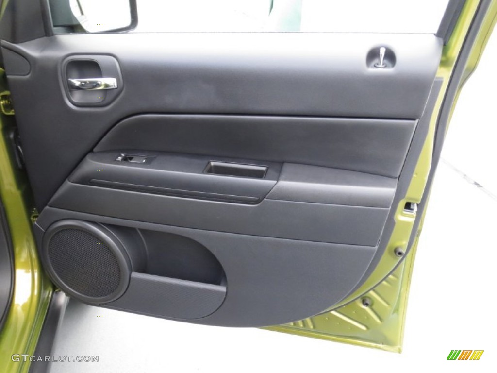 2012 Jeep Patriot Sport 4x4 Dark Slate Gray Door Panel Photo #71883219