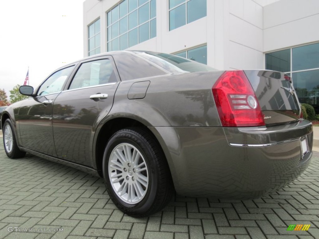 Dark Titanium Metallic 2010 Chrysler 300 Touring Exterior Photo #71883762
