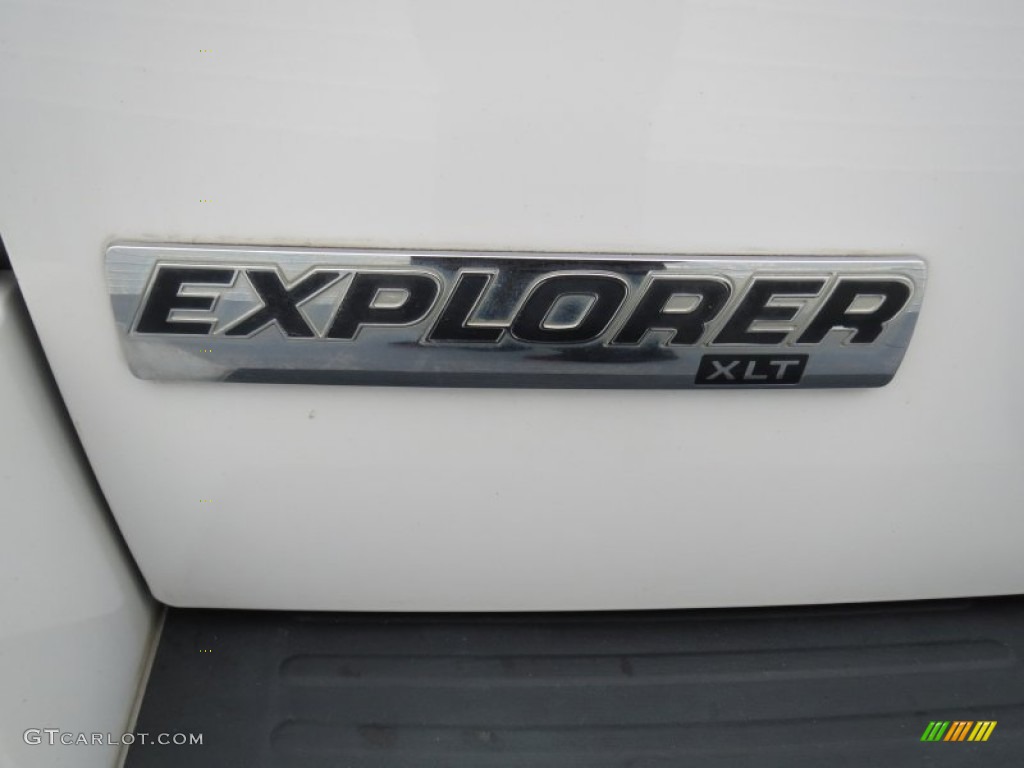 2006 Explorer XLT - Oxford White / Stone photo #17