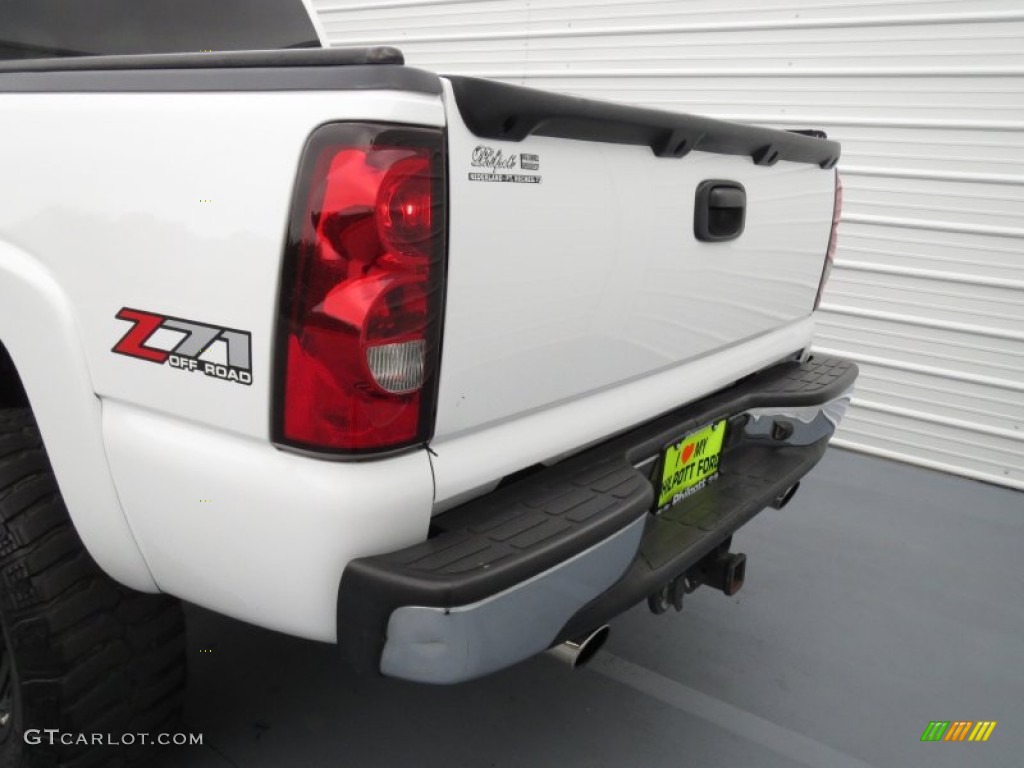 2005 Silverado 1500 Z71 Crew Cab 4x4 - Summit White / Dark Charcoal photo #17