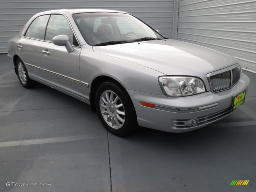 2004 XG350 Sedan - Titanium / Black photo #1